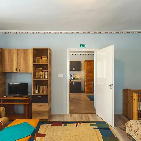 Tolnay Kúria és Vendégház *