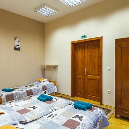 Tolnay Kúria és Vendégház *